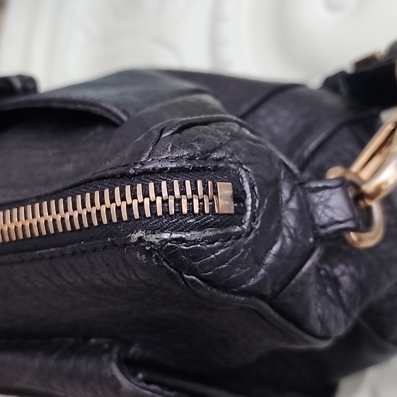 Prada shoulder bag and dust bag - Picture 16 of 16